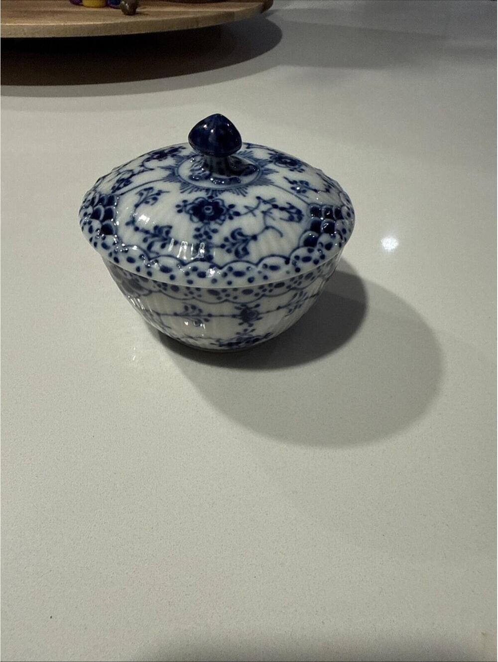 Vtg Royal Copenhagen Blue Fluted Half Lace Sugar Bowl Matching Lid #657 1952